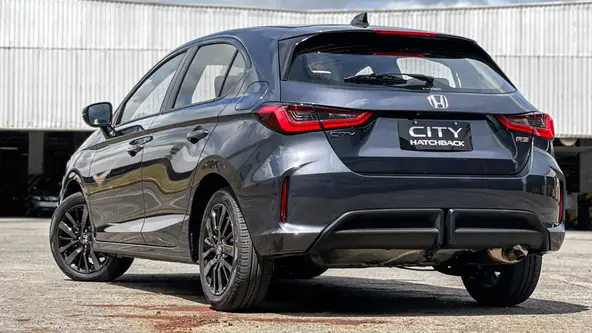 Inédito hatchback derivado do novo City sedan ocupará o lugar do icônico monovolume no Brasil, mas será um substituto à altura?
