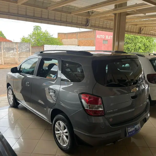 Carro Chevrolet Spin 2018 LT 5S 1.8 (Flex)