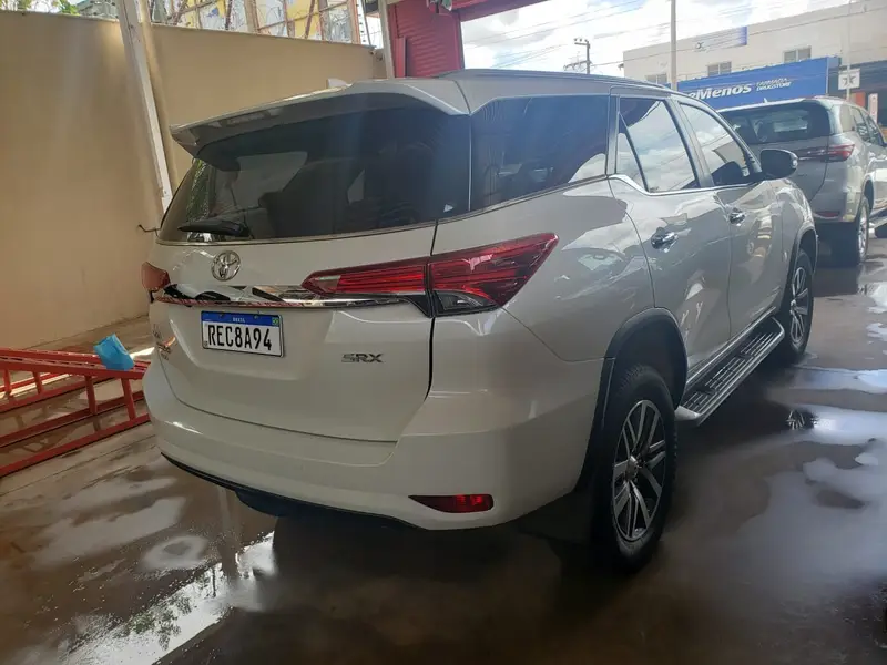 Toyota SW4 2.8 TDI SRX 7L 4x4 (Aut) (Diesel)
