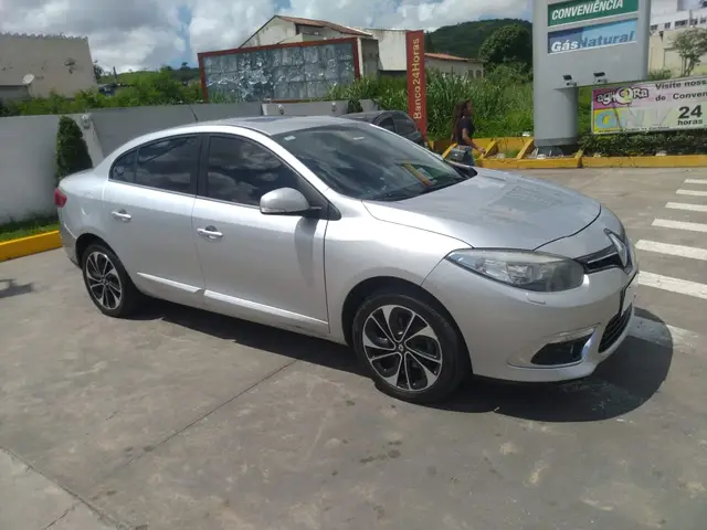 Carro Renault Fluence 2017 2.0 16V Privilege X-Tronic (Flex)