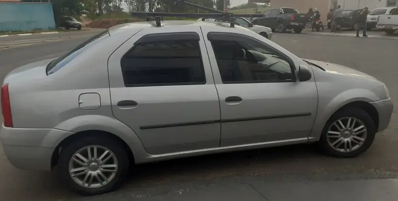 Renault Logan Expression 1.6 8V Hi-Torque (flex)
