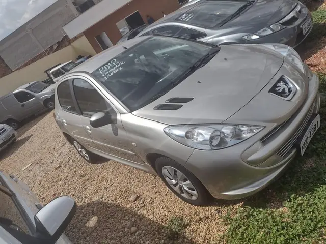 Carro Peugeot 207 2012 Hatch XR 1.4 8V (flex) 2p
