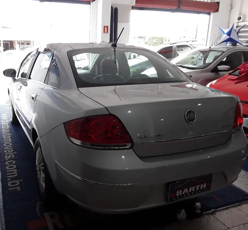 Fiat Linea Essence 1.8 16V (Flex)