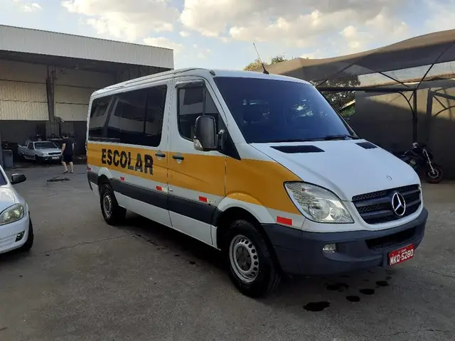 Carro Mercedes-Benz Sprinter 2013 VAN 415 CDI Luxo