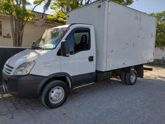 Carro Iveco Daily Chassi 2011 55C16
