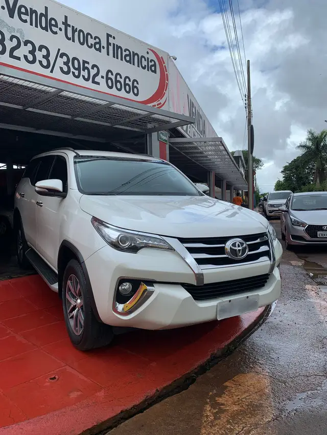 Carro Toyota SW4 2017 2.8 TDI SRX 5L 4x4 (Aut)