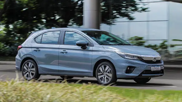 Novo hatch da Honda chega mais potente e econômico que os rivais diretos do segmento, mas conseguirá conquistar o coração dos fãs do monovolume? 