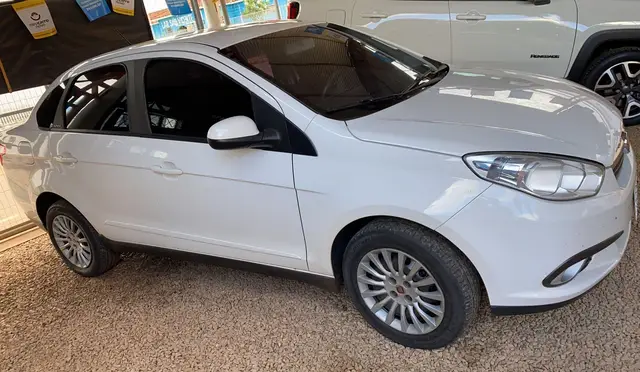 Carro Fiat Grand Siena 2016 Evo Attractive 1.4 8V (Flex)