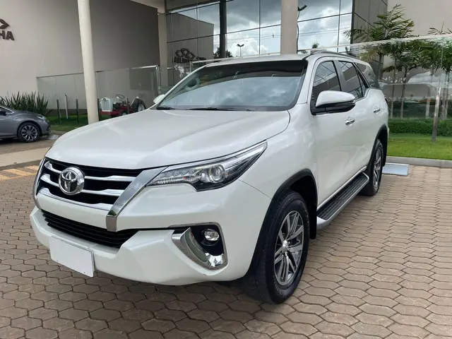 Carro Toyota SW4 2018 2.8 TDI SRX 5L 4x4 (Aut)