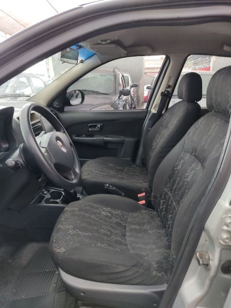 Palio Essence 1.6 16V (Flex)