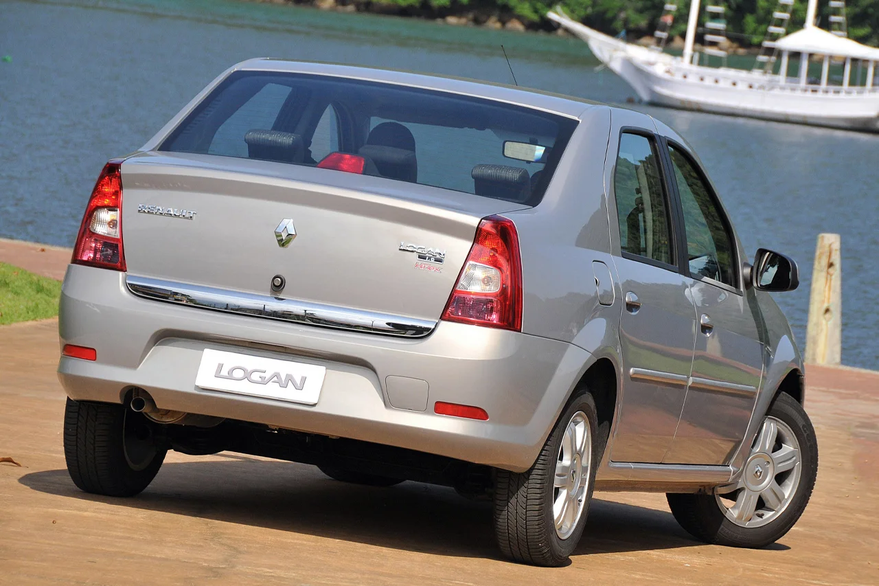 Renault Logan Expression 1.6 16V (Flex) (aut)