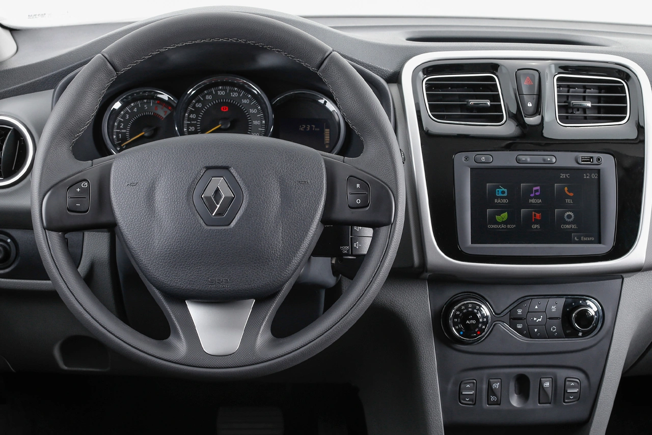 Carros na Web, Renault Logan Dynamique 1.6 8V 2014