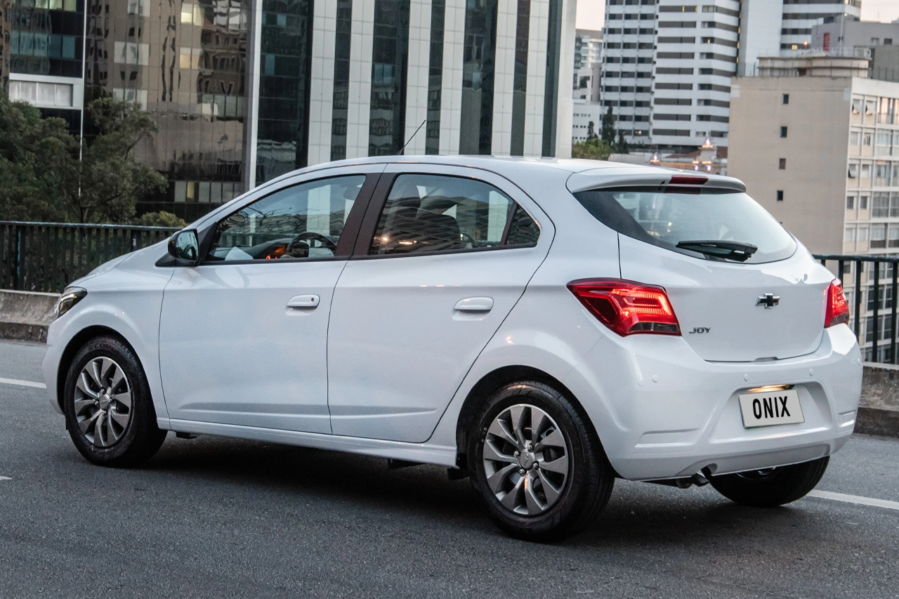 A Gazeta  Chevrolet Joy na versão Black é o mais equipado do hatch