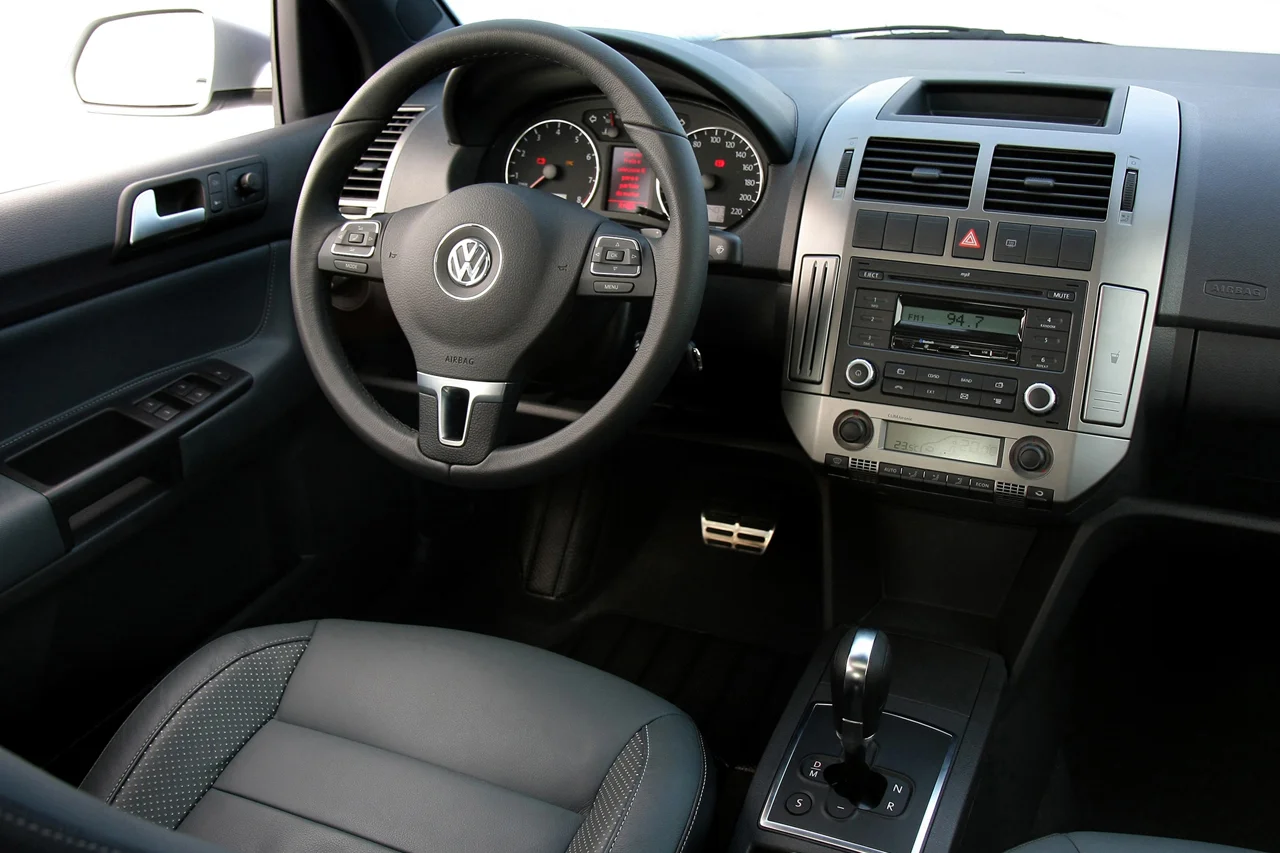 Volkswagen Polo Hatch. Sportline 1.6 8V I-Motion (Aut) (Flex)