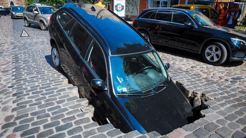 Meu carro quebrou em um buraco na rua. Posso ser indenizado?
