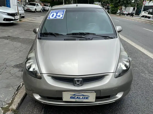Carro Honda Fit 2005 LX 1.4