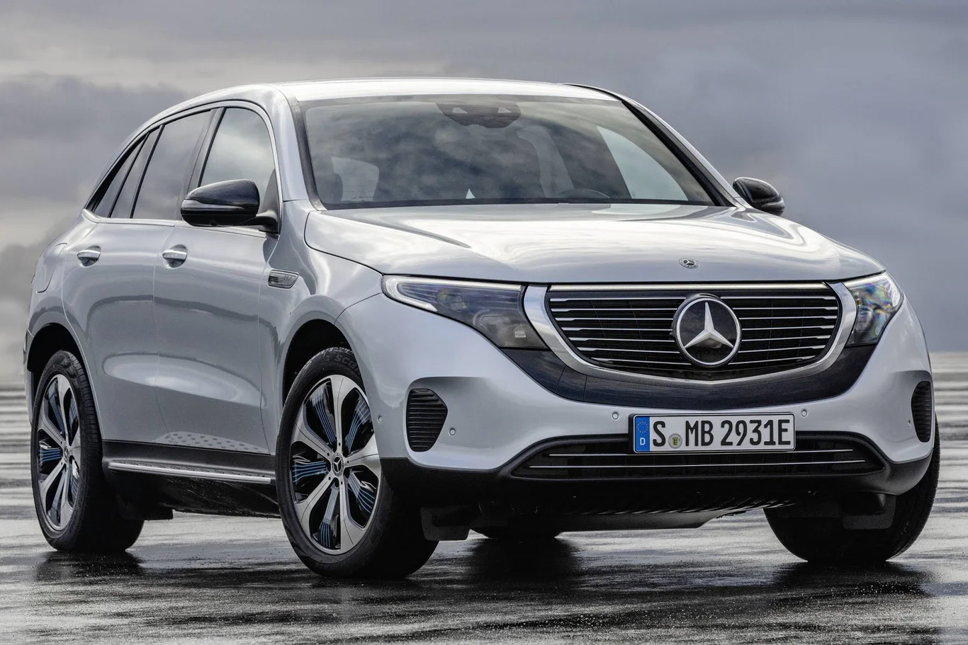 Mercedes-Benz EQC EQC 400 4MATIC AMG Line (Elétrico)