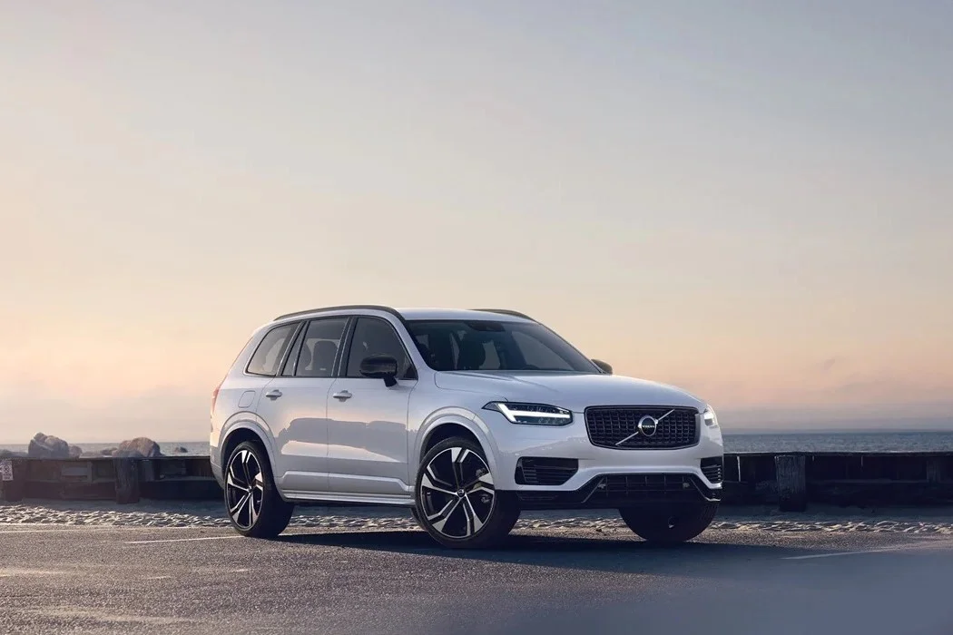 Volvo XC90 Recharge Ultimate T8 Hybrid 4WD (Aut)