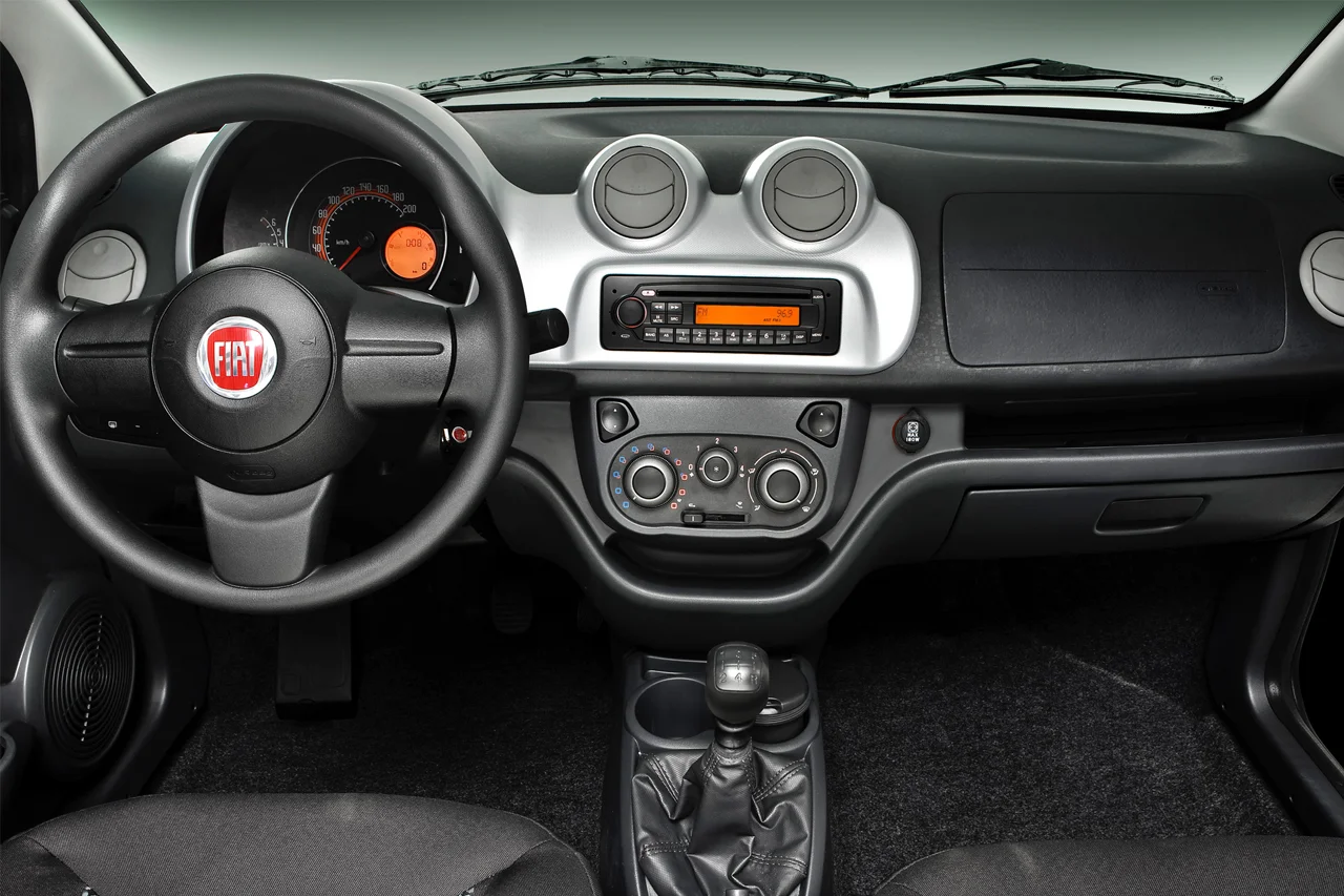 Fiat Uno Attractive 1.4 8V (Flex) 4p