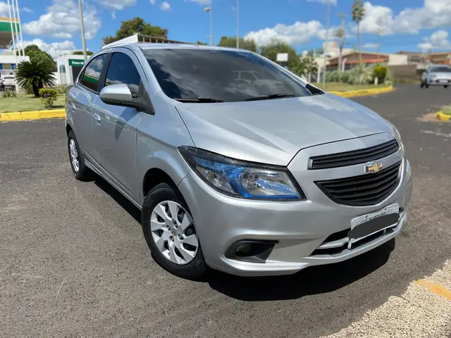 Carro Chevrolet Onix 2014 1.0 LS SPE/4