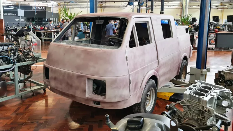 Projeto quer ressuscitar Gurgel Itaipu E-400, o primeiro elétrico nacional