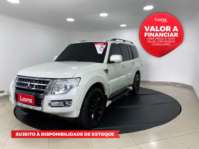Carro Mitsubishi Pajero Full 2015 HPE 3.8 3p