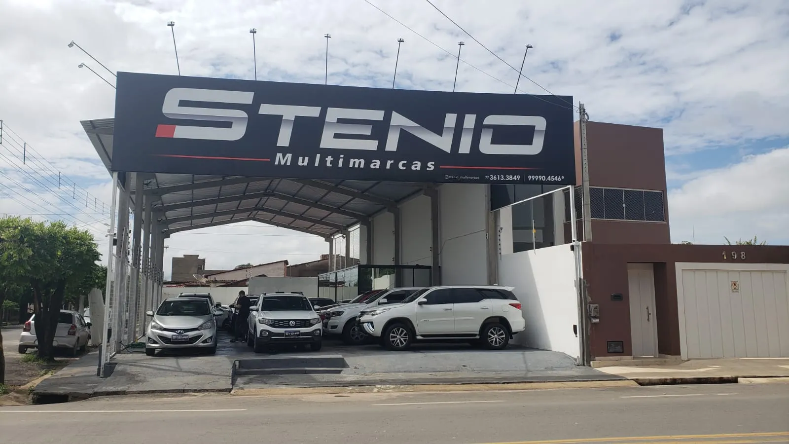 Fachada da loja STENIO MULTIMARCAS - Barreiras - BA