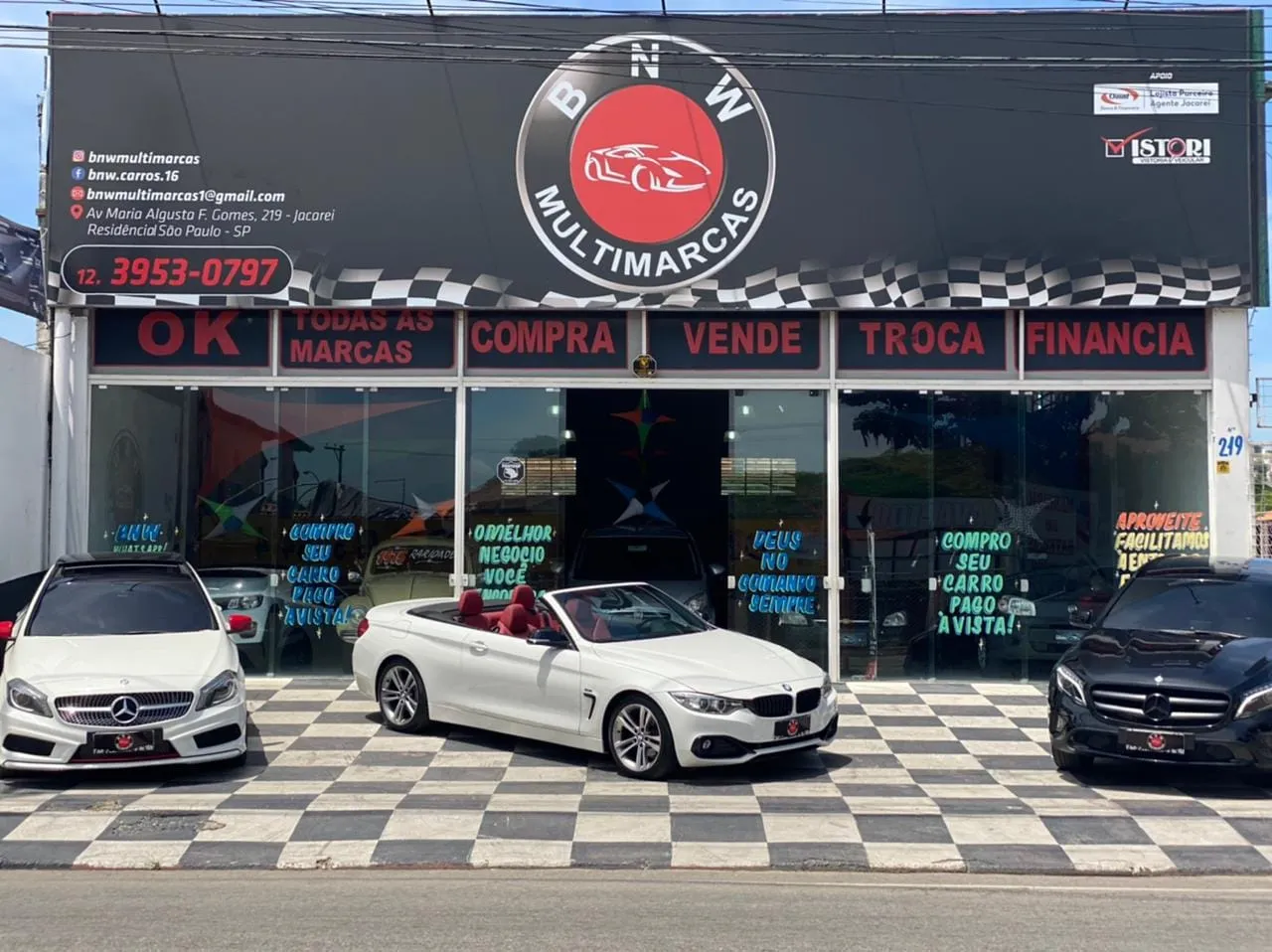 Fachada da loja Veículos à venda em BNW MULTIMARCAS - Jacareí - SP | Mobiauto