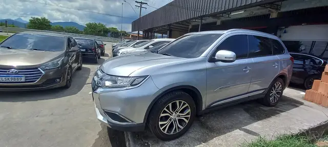 Carro Mitsubishi Outlander 2017 2.0 16V CVT