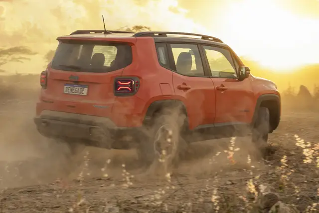 Carro Jeep Renegade 2026 Sahara T270 1.3 Turbo 4x2