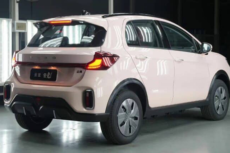 “SEV” chinês conta com motor de 95 cv, autonomia de até 415 quilômetros e mimos como faróis full-LED que lembram os do Peugeot 208 