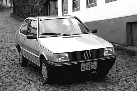 Hoje difundido entre qualquer carro zero-quilômetro, item surgiu entre modelos produzidos no país em 1985
