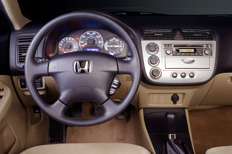 Sedan tinha essa tecnologia desde 2001, chegou a sair de linha por um tempo dando espaço ao Honda Insight, e voltou a ser híbrido agora na 11ª geração
