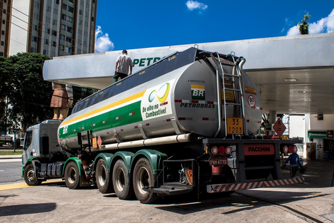 Goiás e São Paulo são alguns dos Estados em que o litro da gasolina e etanol custam mais barato. 
