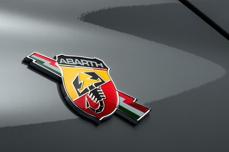 Para pegar carona no sucesso do Fiat Pulse, versão esportiva promove a re-estreia da divisão Abarth no Brasil. Ela veste sua melhor roupa, aproveita itens do Fastback e aposta no desempenho para conquistar o público