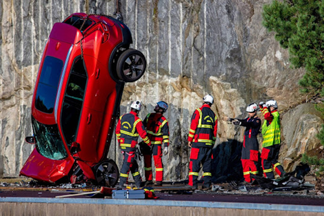 Companhia de Trânsito de Londrina (PR) copiou ação da Volvo para mostrar os efeitos de uma colisão a 60 km/h na cidade paranaense
