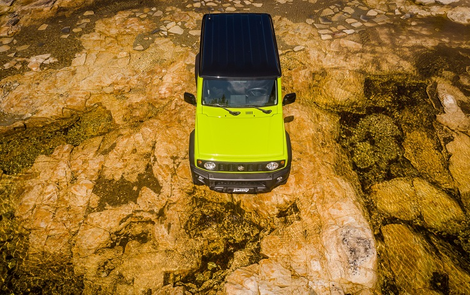 O  Suzuki Jimny Sierra é a personificação do verdadeiro Sport Utility Vehicle (SUV), que encara qualquer tipo de terreno e o que vier pela frente. 