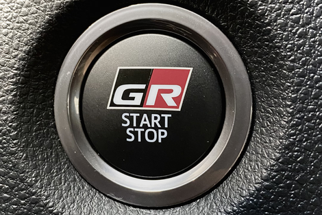 Corolla GS-R chega com ajuste de suspensão e câmbio para condução mais esportiva