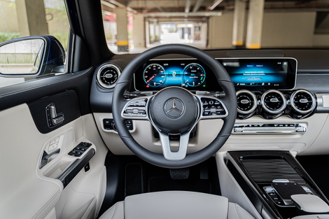 Mercedes-Benz GLB 200 é um dos SUVs de sete lugares mais interessantes do mercado na faixa de R$ 300.000. 