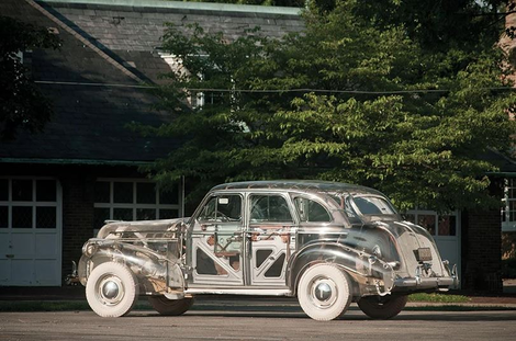 Projeto foi apresentado em feira de tecnologia de 1939, replicava a carroceria de um Pontiac Deluxe Six em acrílico e era totalmente funcional
